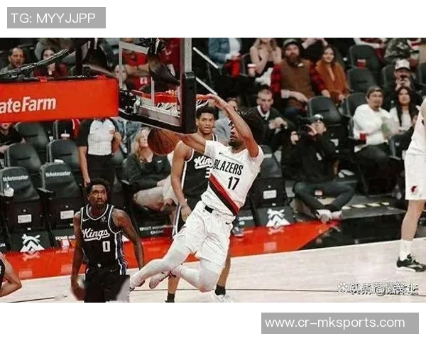 不讲理！杨瀚森三分线外拿球强突得手的无限可能