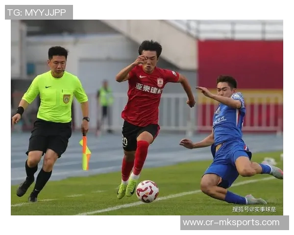 中超大战即将来袭，央视末轮直播安排曝光，英超对决震撼全城，申花与海港谁能问鼎？