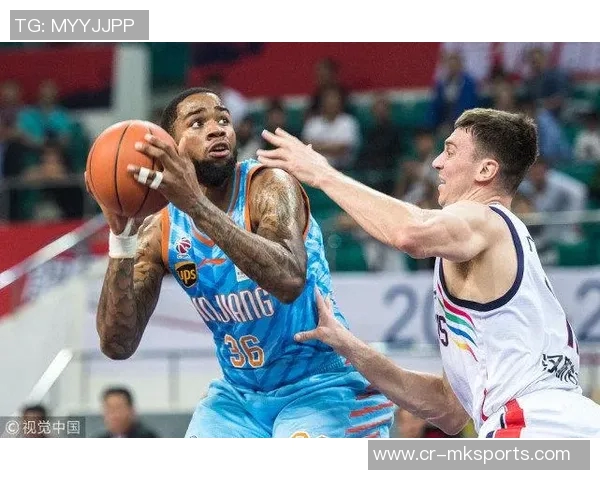 布拉切受伤引发新疆男篮新变局,三大替身“神塔希伯特”强势列阵 布拉切受伤引发新疆男篮新变局,三大替身“神塔希伯特”强势列阵