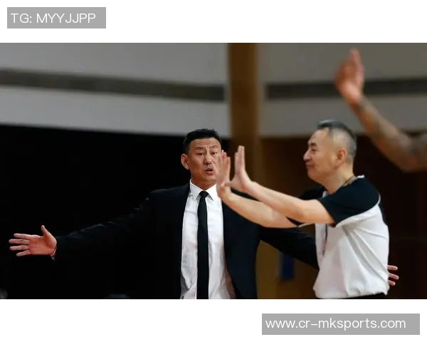 广东大胜四川,李楠的策略奏效,阿联哈达迪激战不停——一场篮球盛宴的精彩回顾 广东大胜四川,李楠的策略奏效,阿联哈达迪激战不停——一场篮球盛宴的精彩回顾